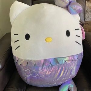 Hello Kitty Squishmallow